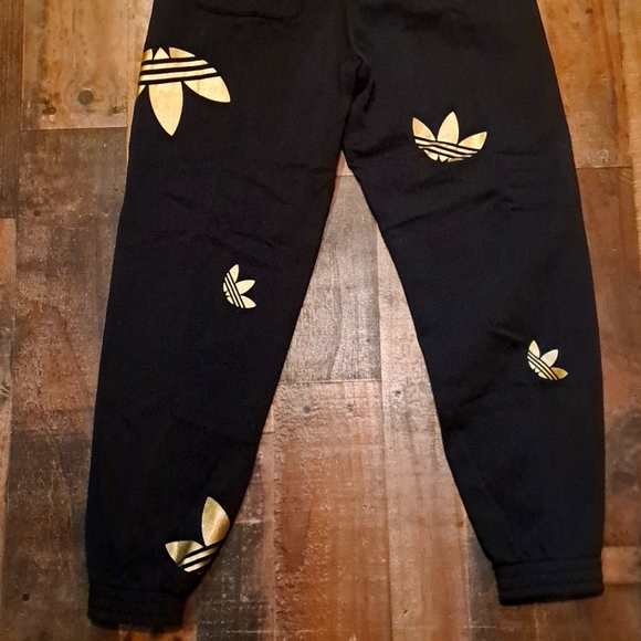 Adidas Jogging Pants - Picture 5 of 6